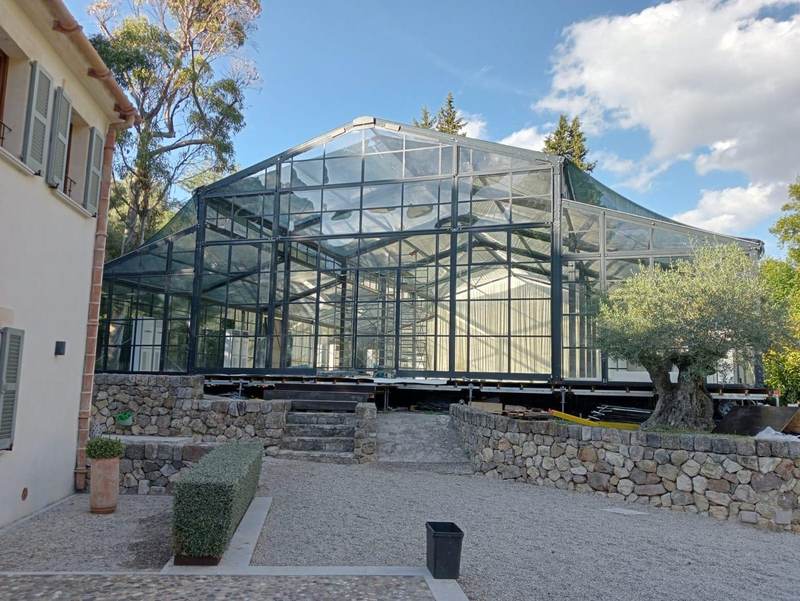 Large glass greenhouse architecture
